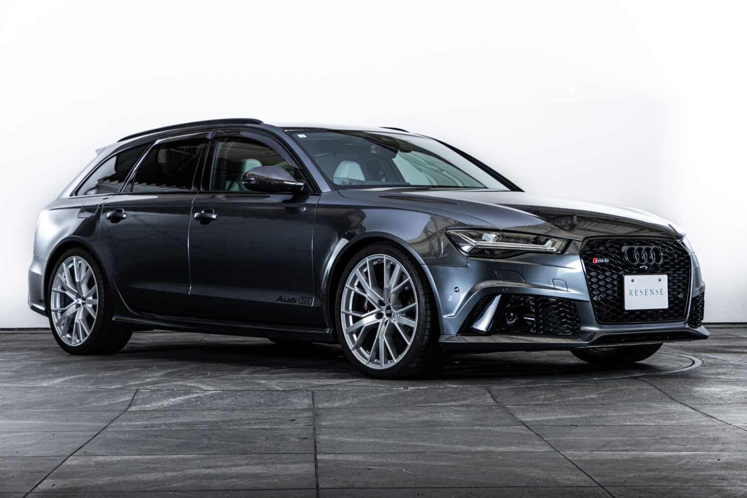 RS6アバント ベースグレード 4WD