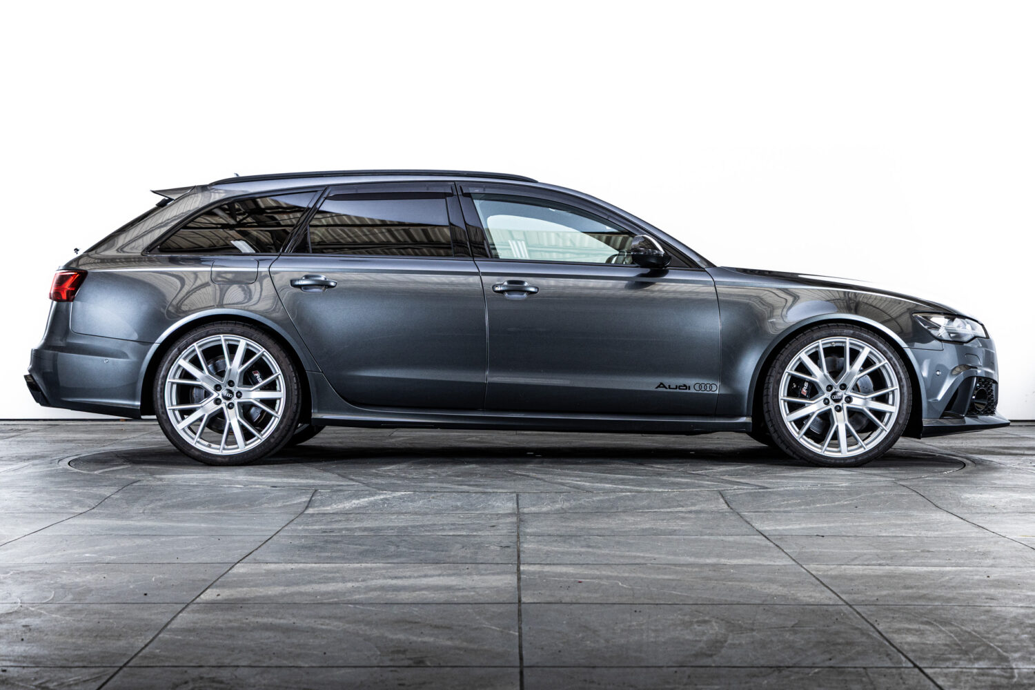 RS6アバント ベースグレード 4WD
