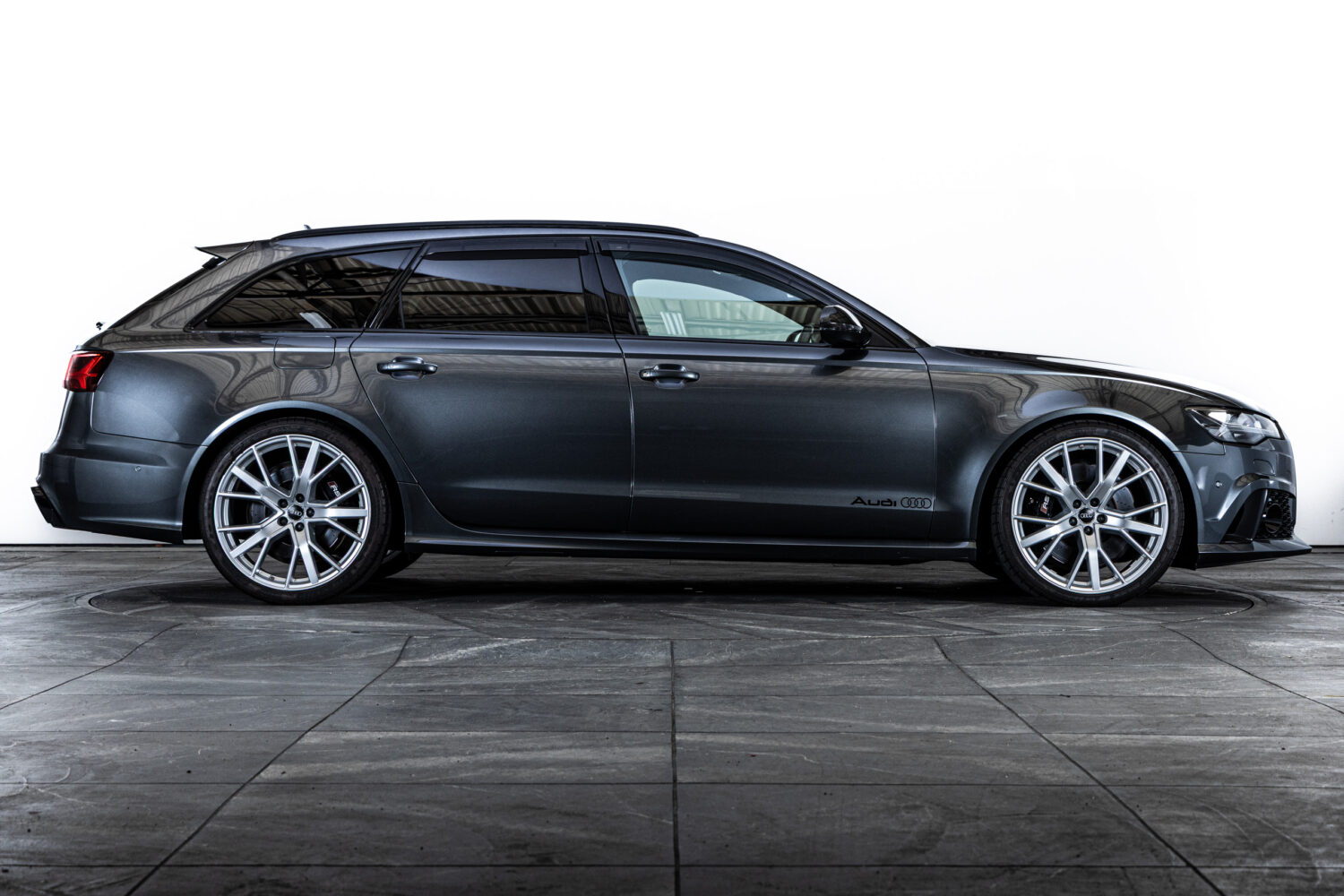 RS6アバント ベースグレード 4WD
