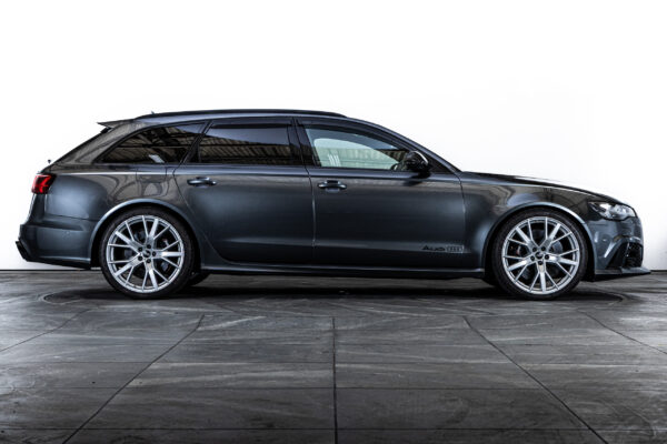 RS6アバント ベースグレード 4WD