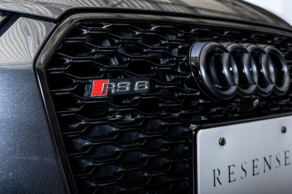 RS6アバント ベースグレード 4WD