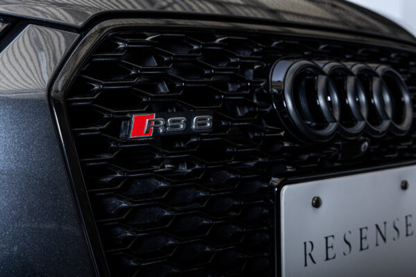 RS6アバント ベースグレード 4WD