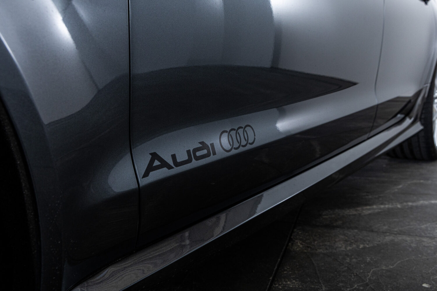 RS6アバント ベースグレード 4WD