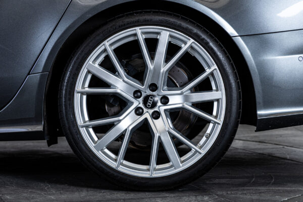 RS6アバント ベースグレード 4WD