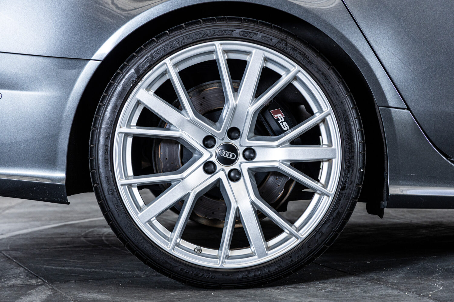 RS6アバント ベースグレード 4WD