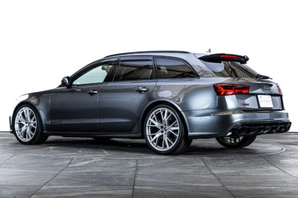 RS6アバント ベースグレード 4WD