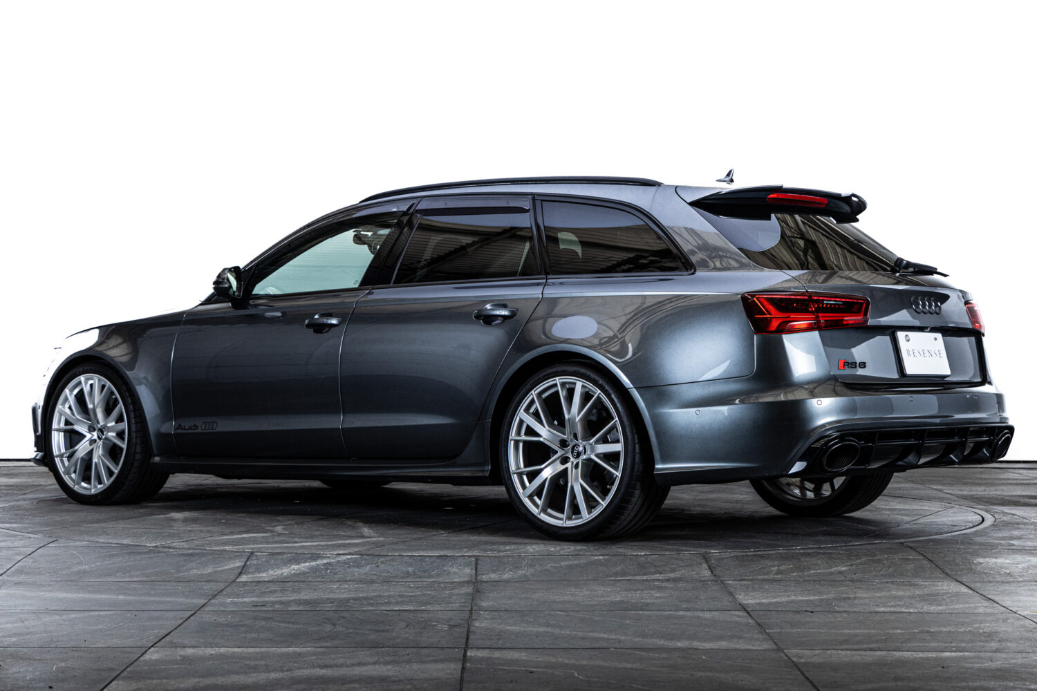 RS6アバント ベースグレード 4WD