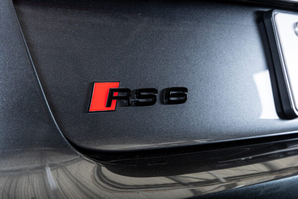 RS6アバント ベースグレード 4WD