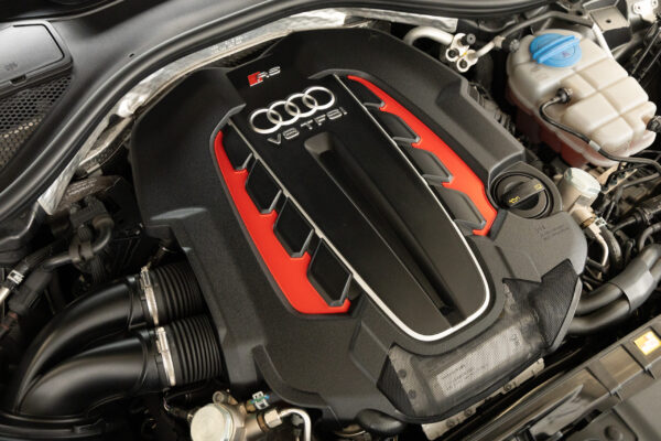 RS6アバント ベースグレード 4WD