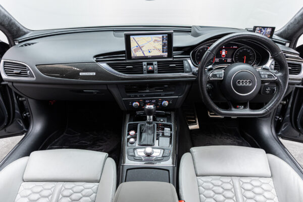 RS6アバント ベースグレード 4WD