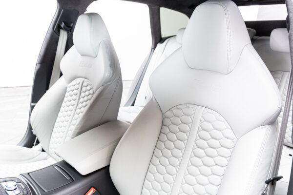 RS6アバント ベースグレード 4WD