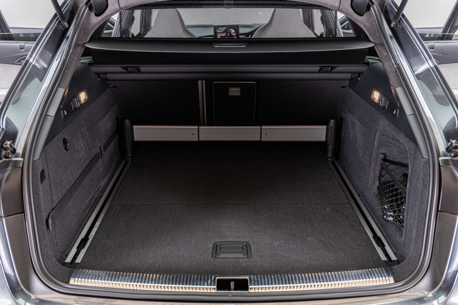RS6アバント ベースグレード 4WD