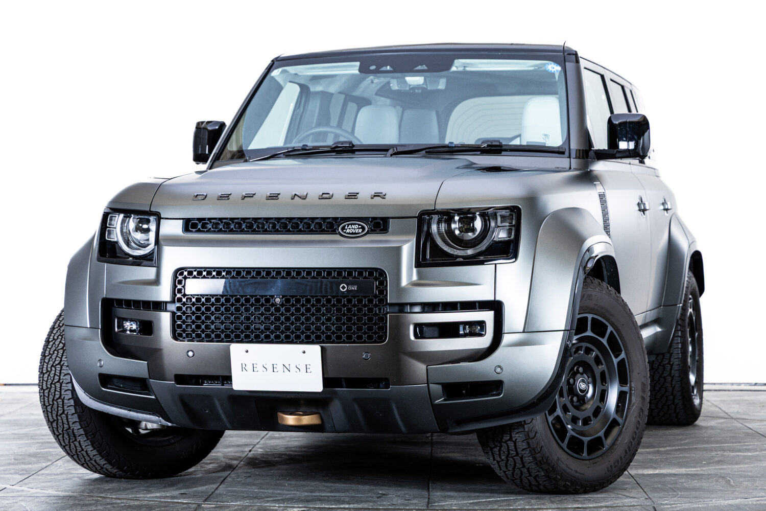 ディフェンダー110オクタ エディション ワン 4.4L P635 4WD