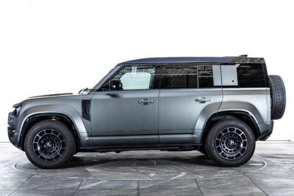ディフェンダー110オクタ エディション ワン 4.4L P635 4WD
