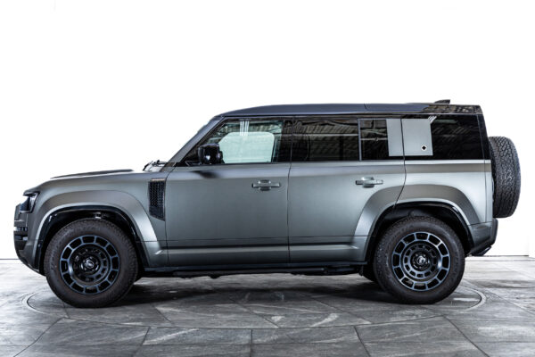 ディフェンダー110オクタ エディション ワン 4.4L P635 4WD