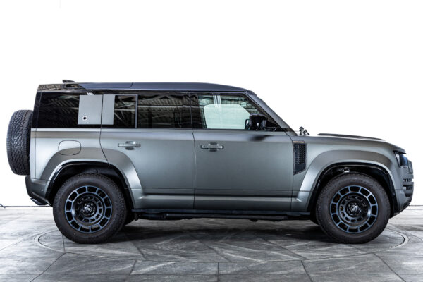 ディフェンダー110オクタ エディション ワン 4.4L P635 4WD