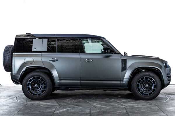 ディフェンダー110オクタ エディション ワン 4.4L P635 4WD