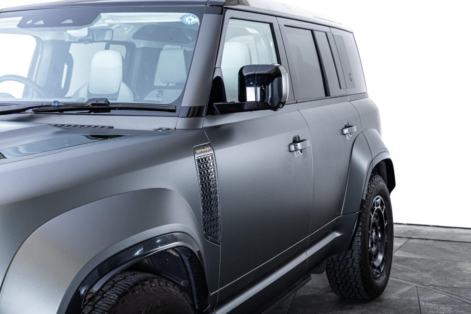 ディフェンダー110オクタ エディション ワン 4.4L P635 4WD