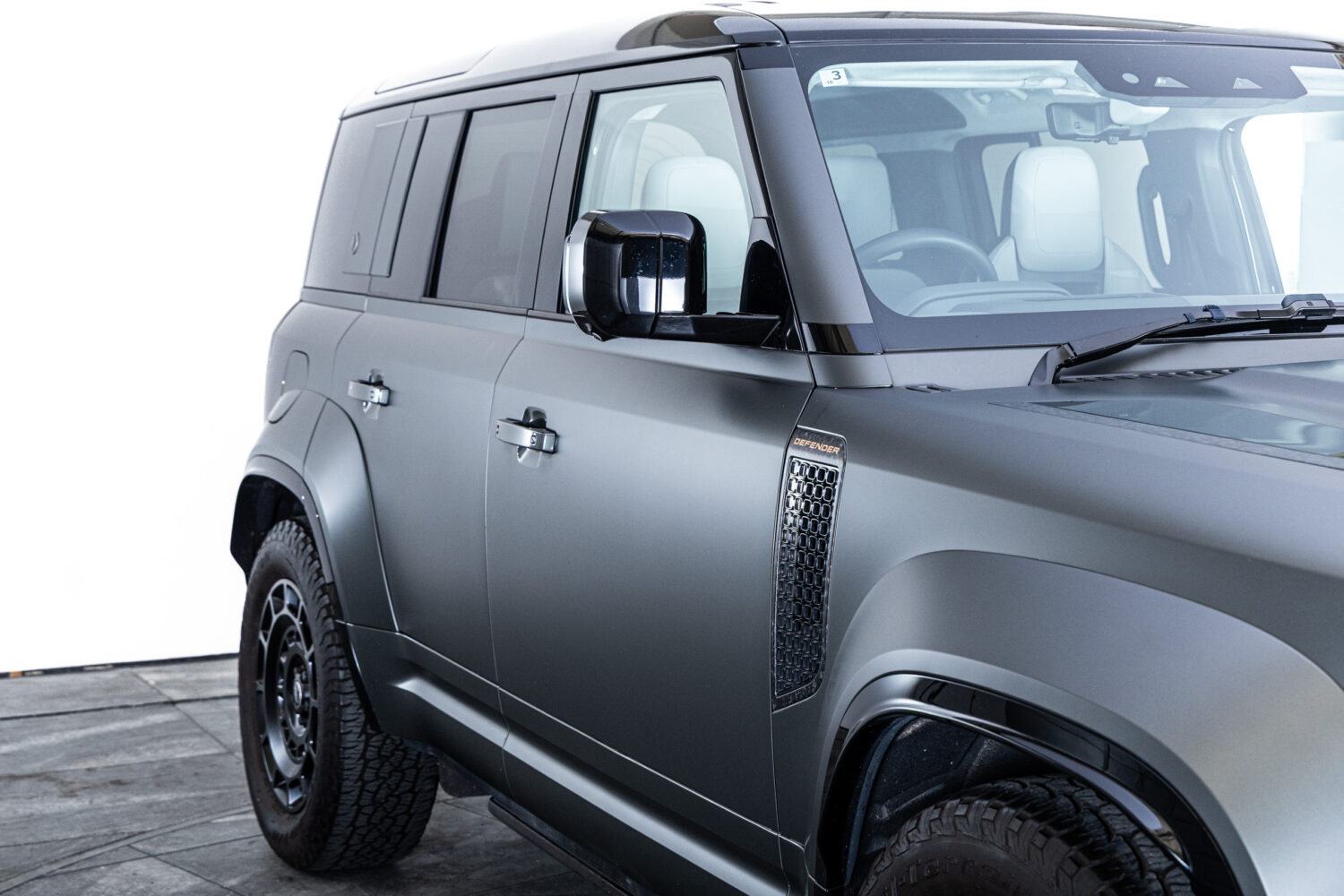 ディフェンダー110オクタ エディション ワン 4.4L P635 4WD