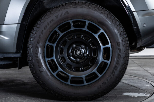 ディフェンダー110オクタ エディション ワン 4.4L P635 4WD