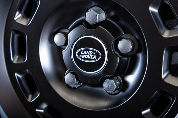 ディフェンダー110オクタ エディション ワン 4.4L P635 4WD