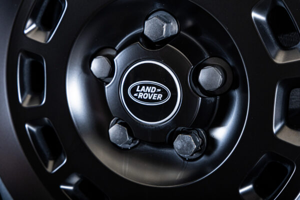 ディフェンダー110オクタ エディション ワン 4.4L P635 4WD