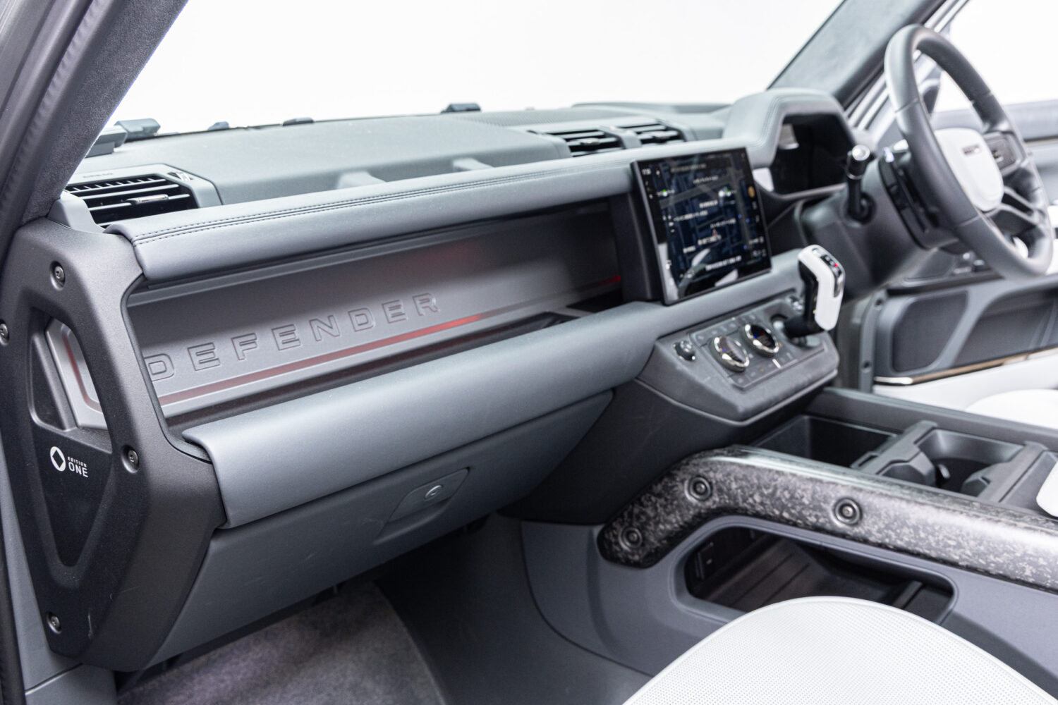 ディフェンダー110オクタ エディション ワン 4.4L P635 4WD