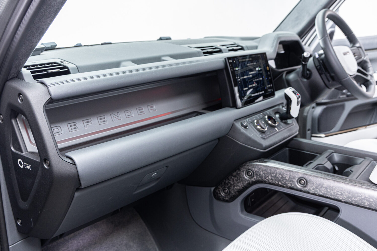 ディフェンダー110オクタ エディション ワン 4.4L P635 4WD