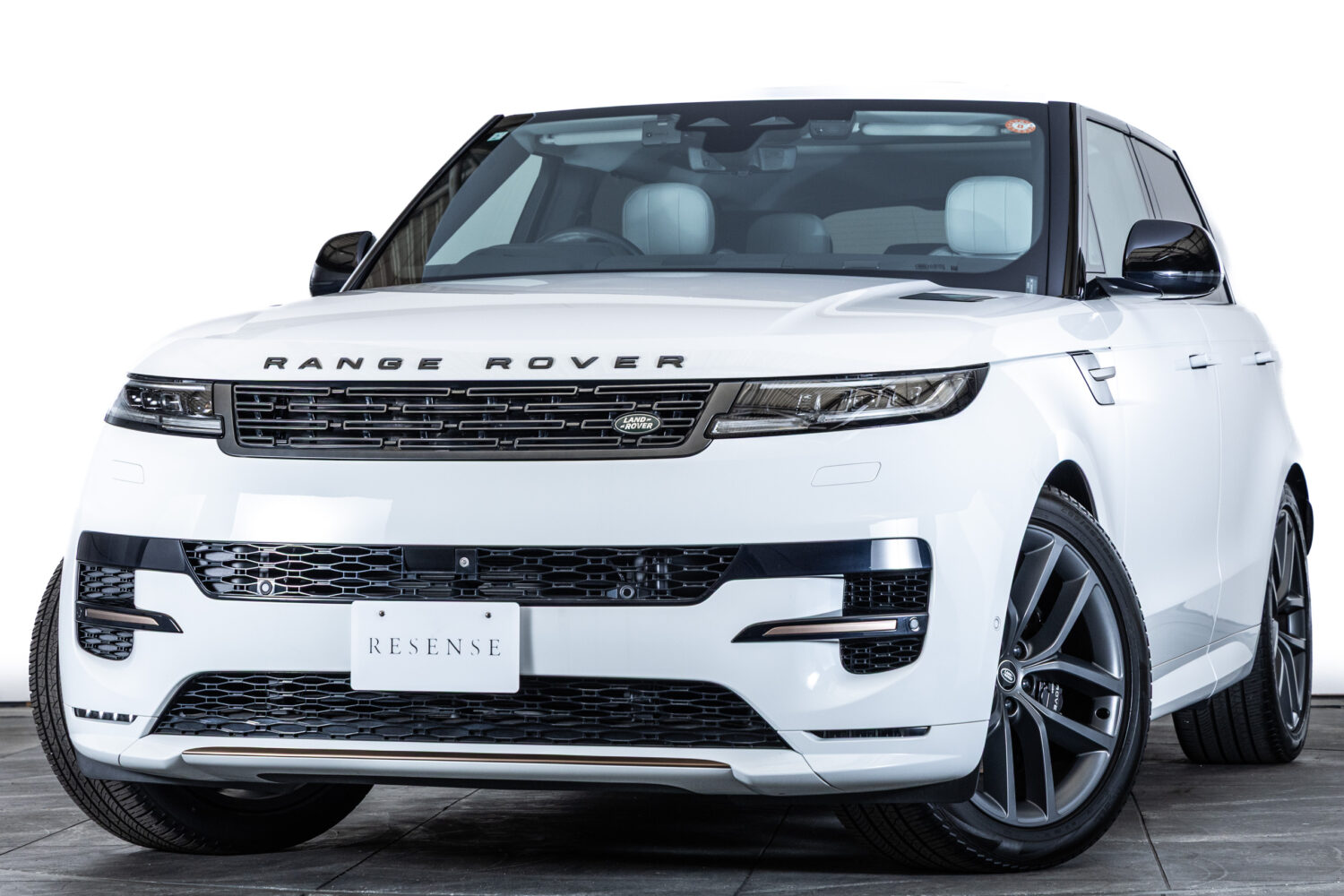 レンジローバースポーツ ダイナミックHSE 3.0L D300 4WD
