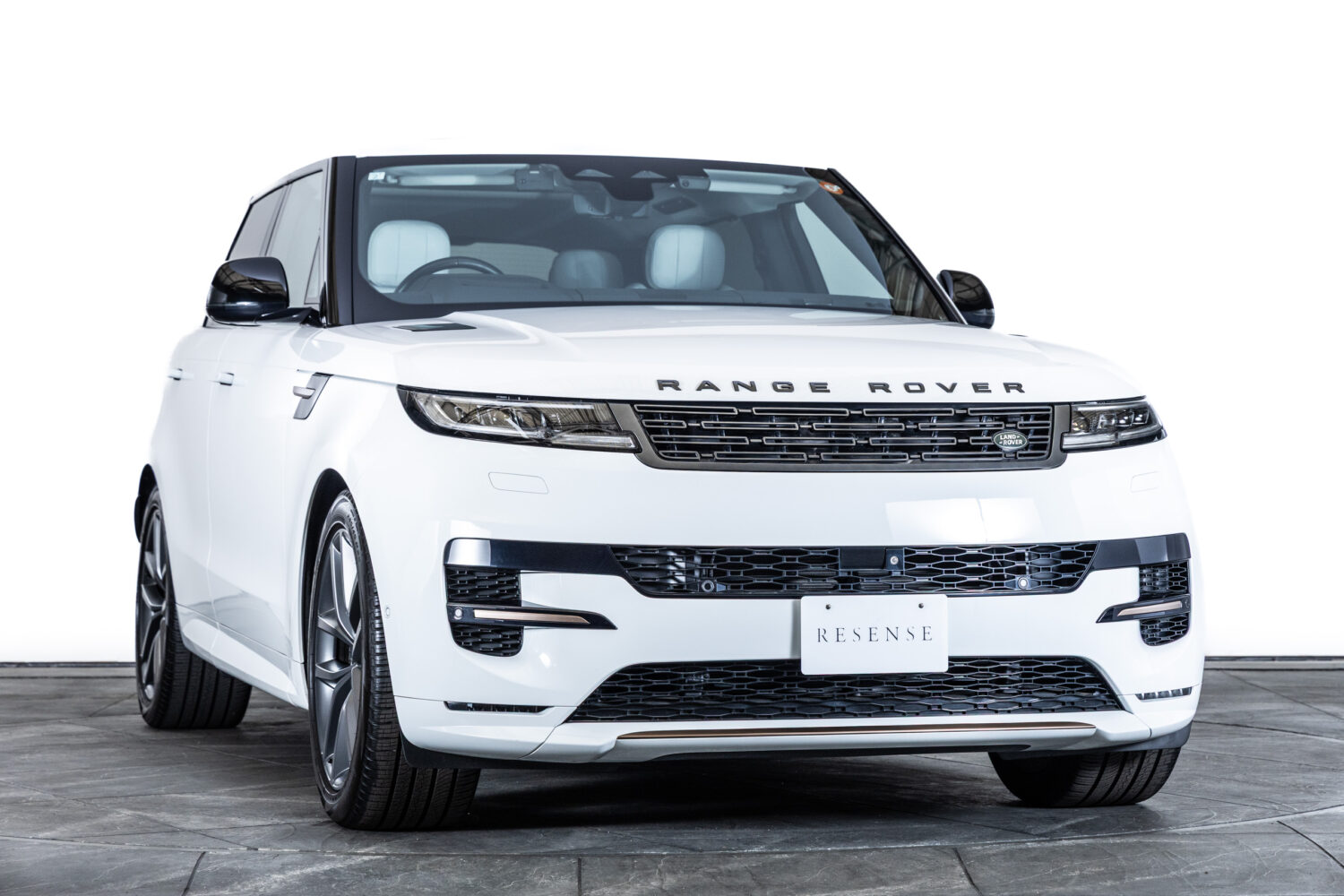 レンジローバースポーツ ダイナミックHSE 3.0L D300 4WD