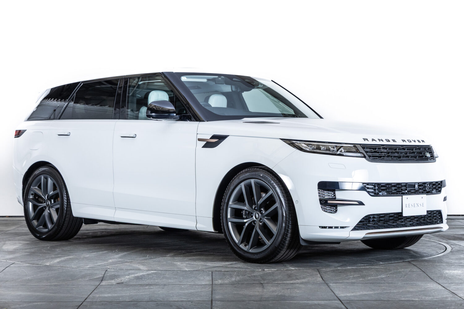 レンジローバースポーツ ダイナミックHSE 3.0L D300 4WD