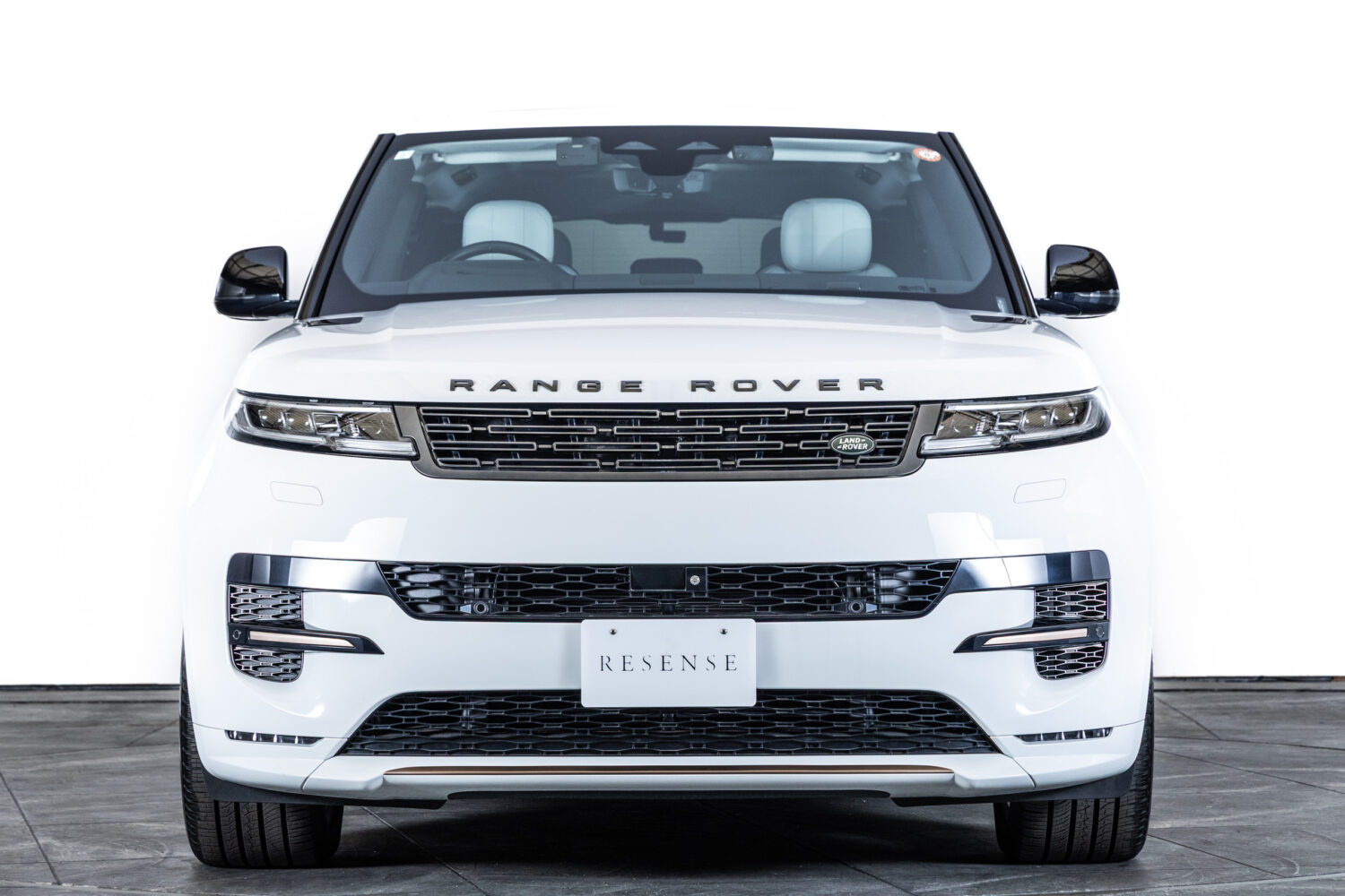レンジローバースポーツ ダイナミックHSE 3.0L D300 4WD