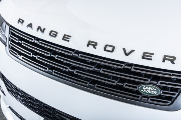 レンジローバースポーツ ダイナミックHSE 3.0L D300 4WD