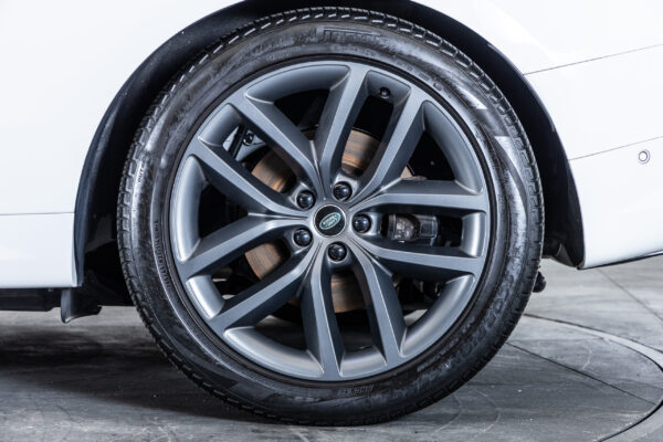 レンジローバースポーツ ダイナミックHSE 3.0L D300 4WD