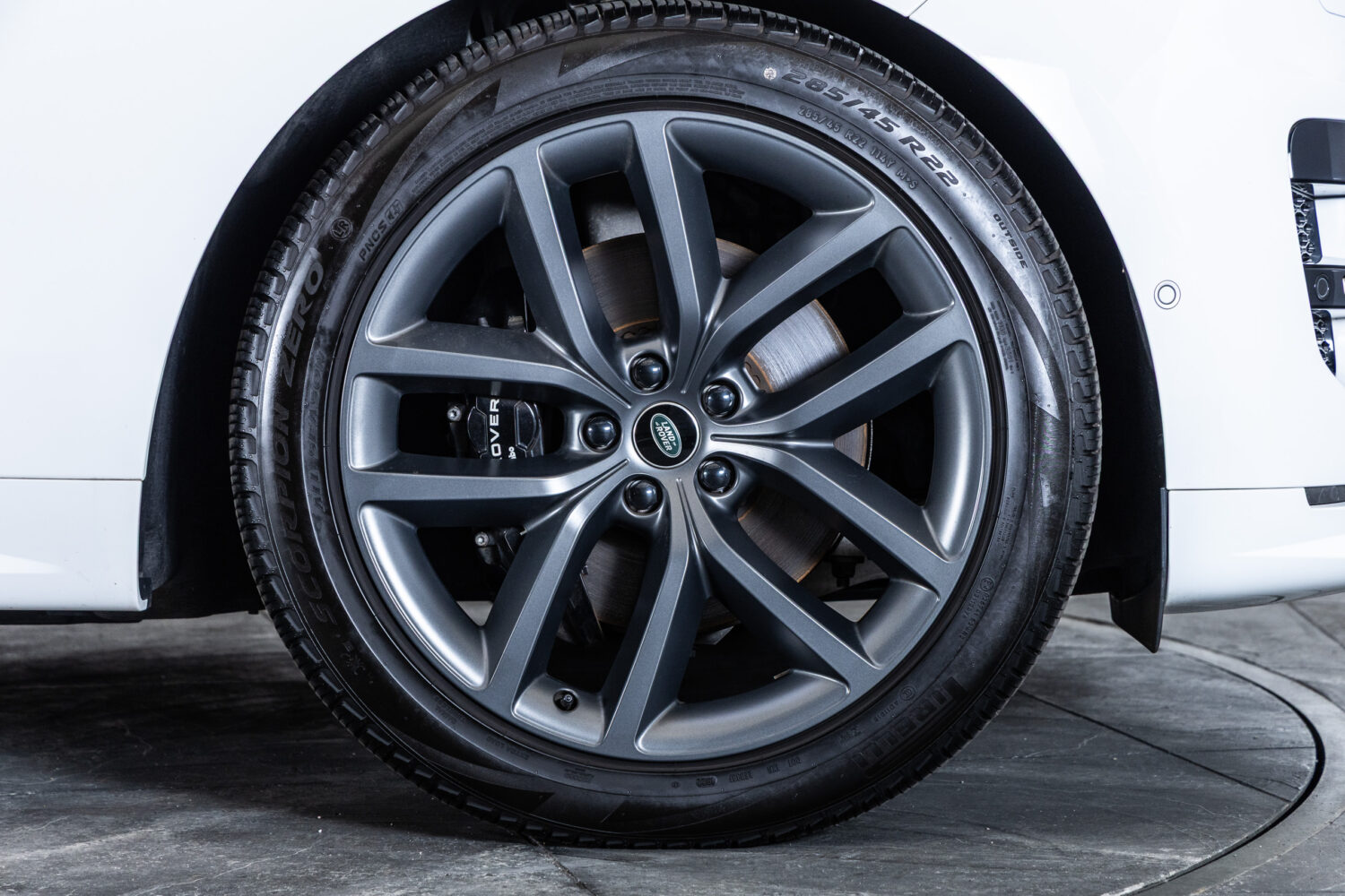 レンジローバースポーツ ダイナミックHSE 3.0L D300 4WD