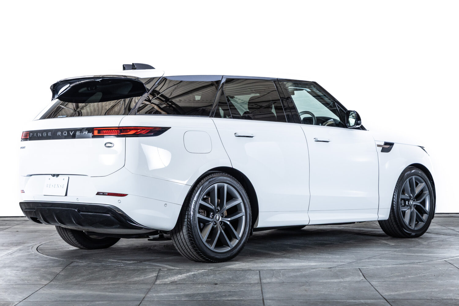 レンジローバースポーツ ダイナミックHSE 3.0L D300 4WD