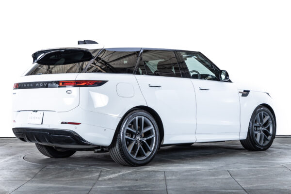 レンジローバースポーツ ダイナミックHSE 3.0L D300 4WD
