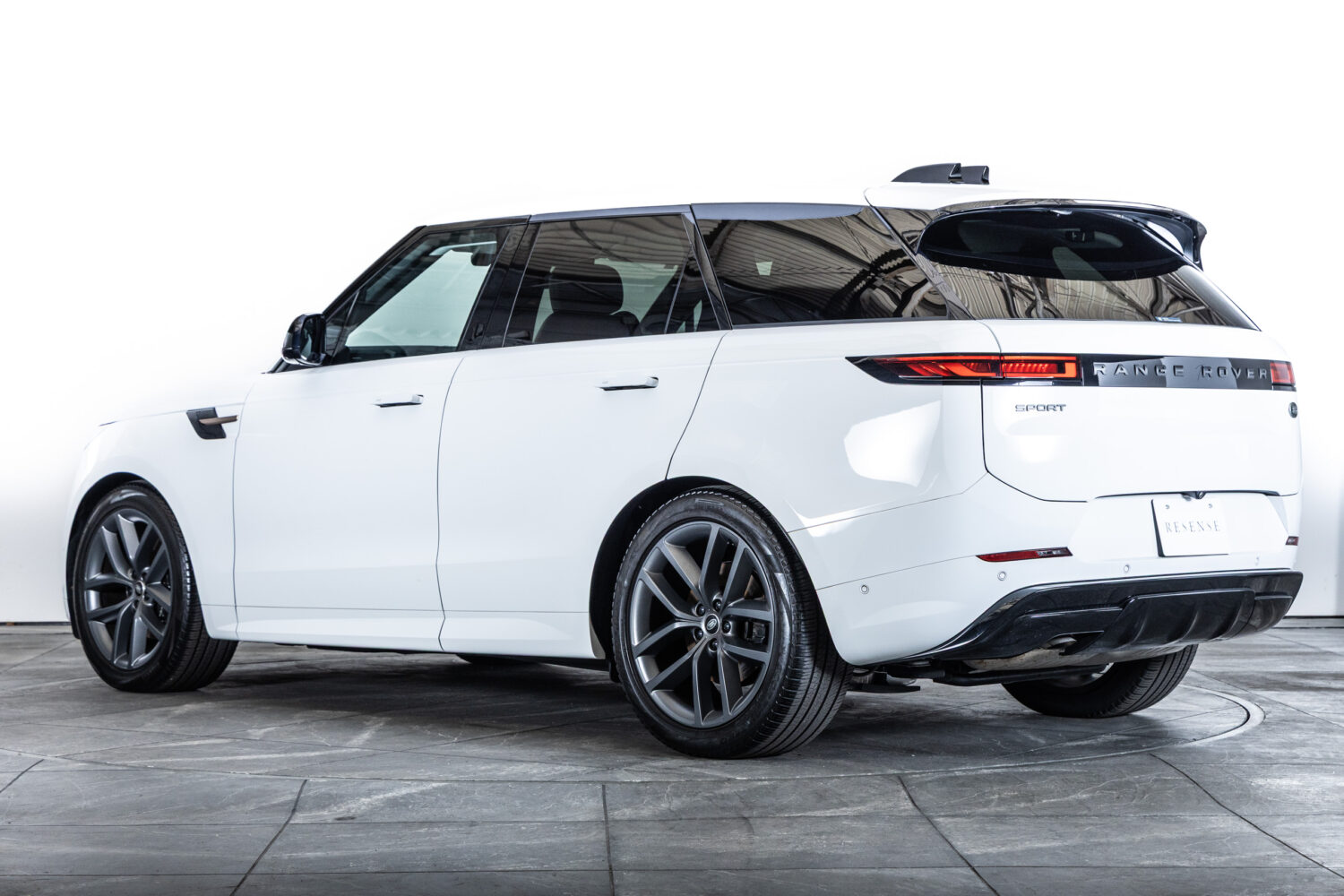 レンジローバースポーツ ダイナミックHSE 3.0L D300 4WD
