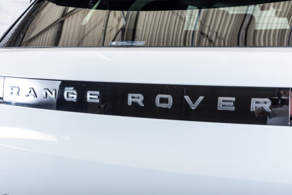 レンジローバースポーツ ダイナミックHSE 3.0L D300 4WD