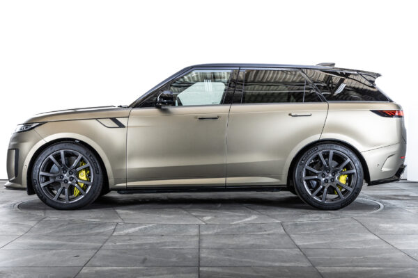 レンジローバースポーツ SVエディションワン 4.4L P635 4WD