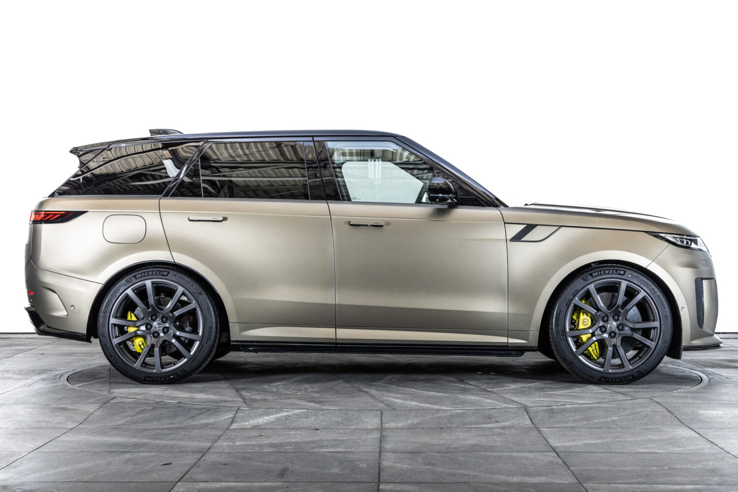 レンジローバースポーツ SVエディションワン 4.4L P635 4WD