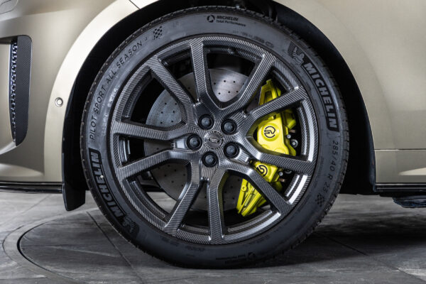 レンジローバースポーツ SVエディションワン 4.4L P635 4WD