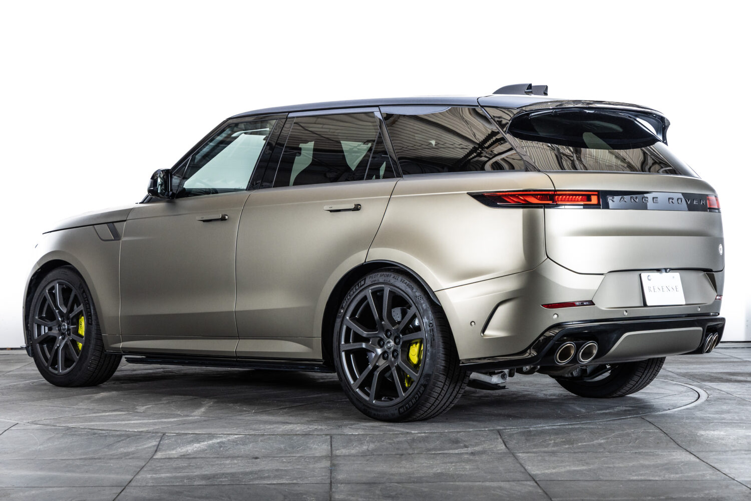 レンジローバースポーツ SVエディションワン 4.4L P635 4WD