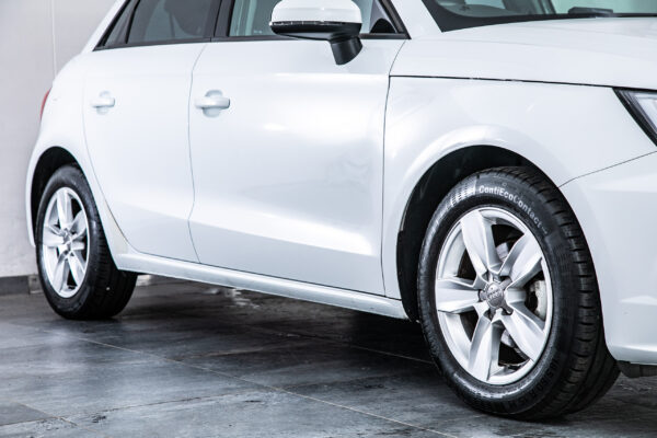 A1スポーツバック 1.0TFSI