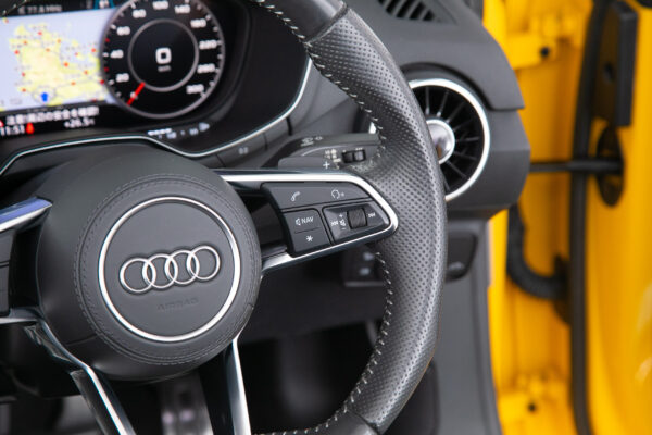 TTロードスター 2.0 TFSI クワトロ SラインPKG 4WD