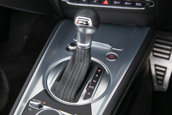 TTロードスター 2.0 TFSI クワトロ SラインPKG 4WD