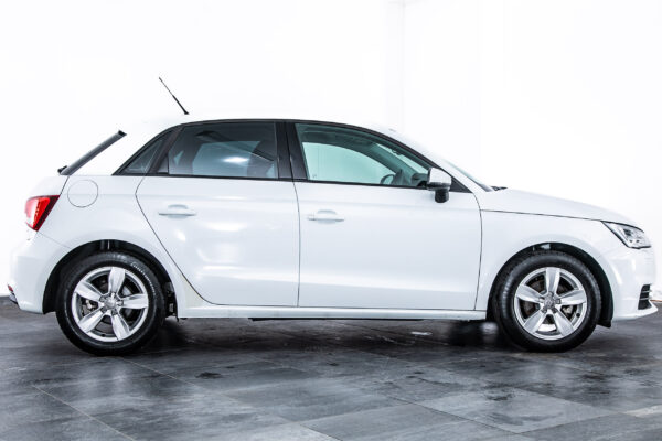 A1スポーツバック 1.0TFSI