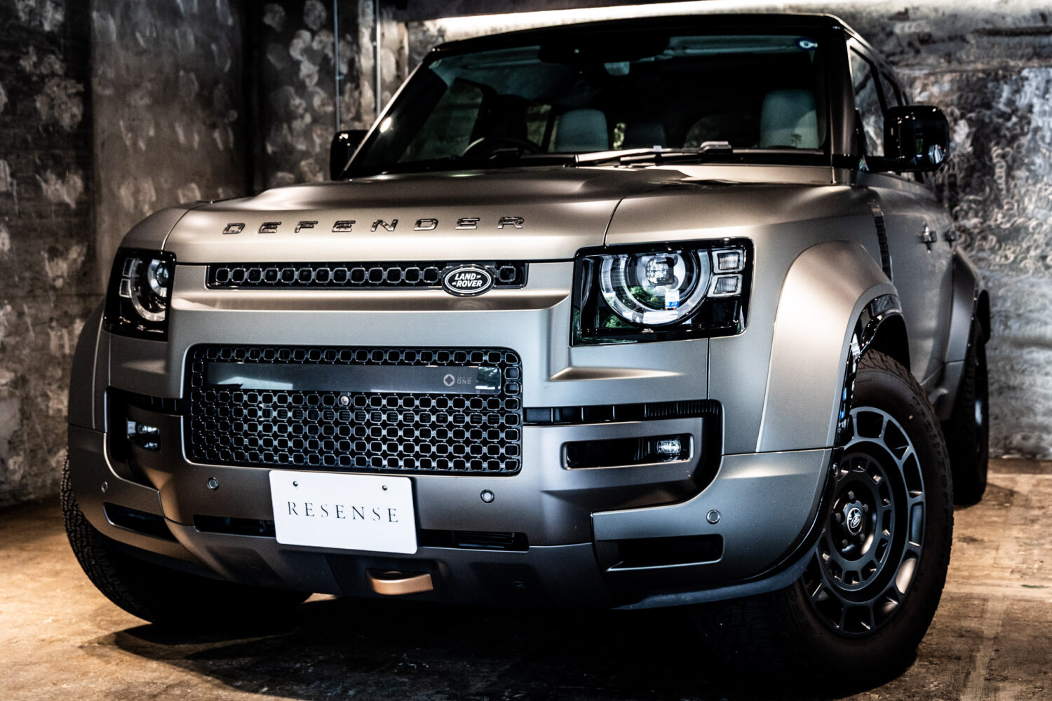 ディフェンダー110オクタ エディション ワン 4.4L P635 4WD