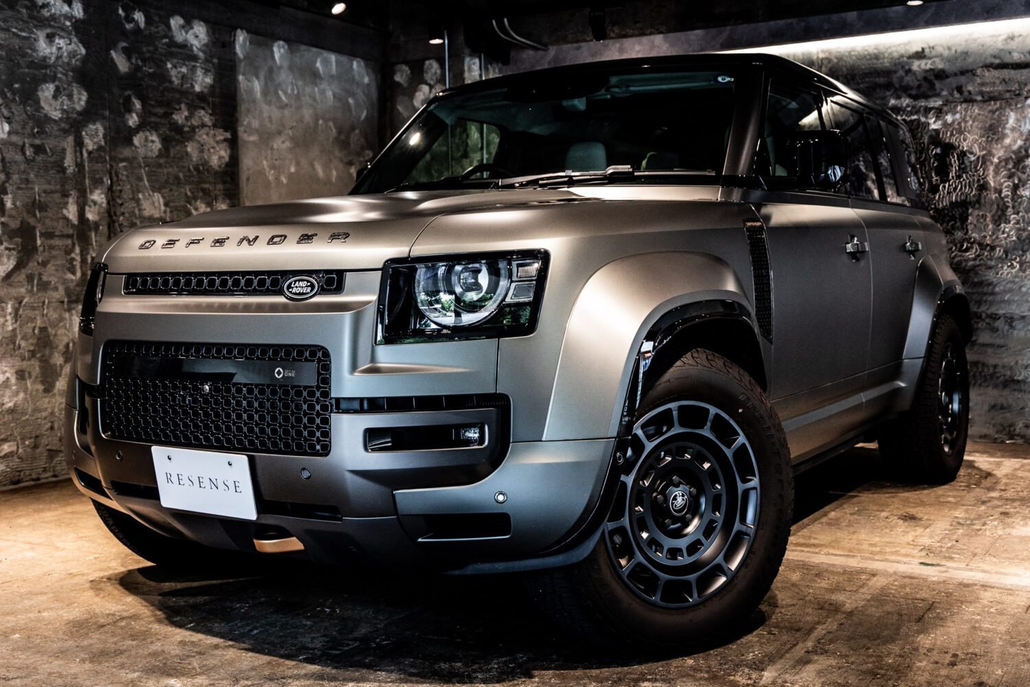 ディフェンダー110オクタ エディション ワン 4.4L P635 4WD