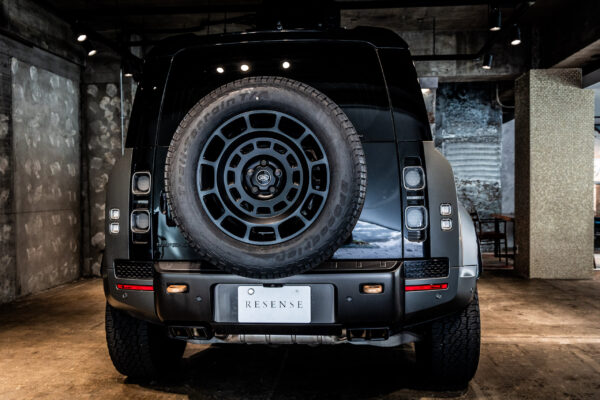ディフェンダー110オクタ エディション ワン 4.4L P635 4WD